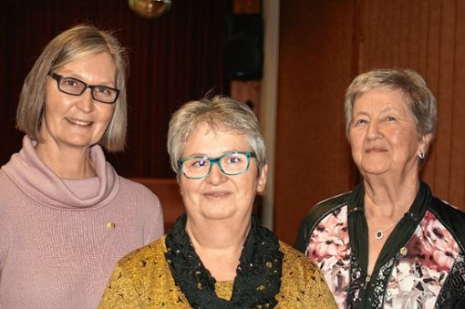 Verdiente Ehrungen kamen  Erika Lindemer, Barbara Weber und Irmgard Peta zu (von links) – es fehlt Ruth Hertlin.                                                                                                                                                                                                               Foto: Ines Bode