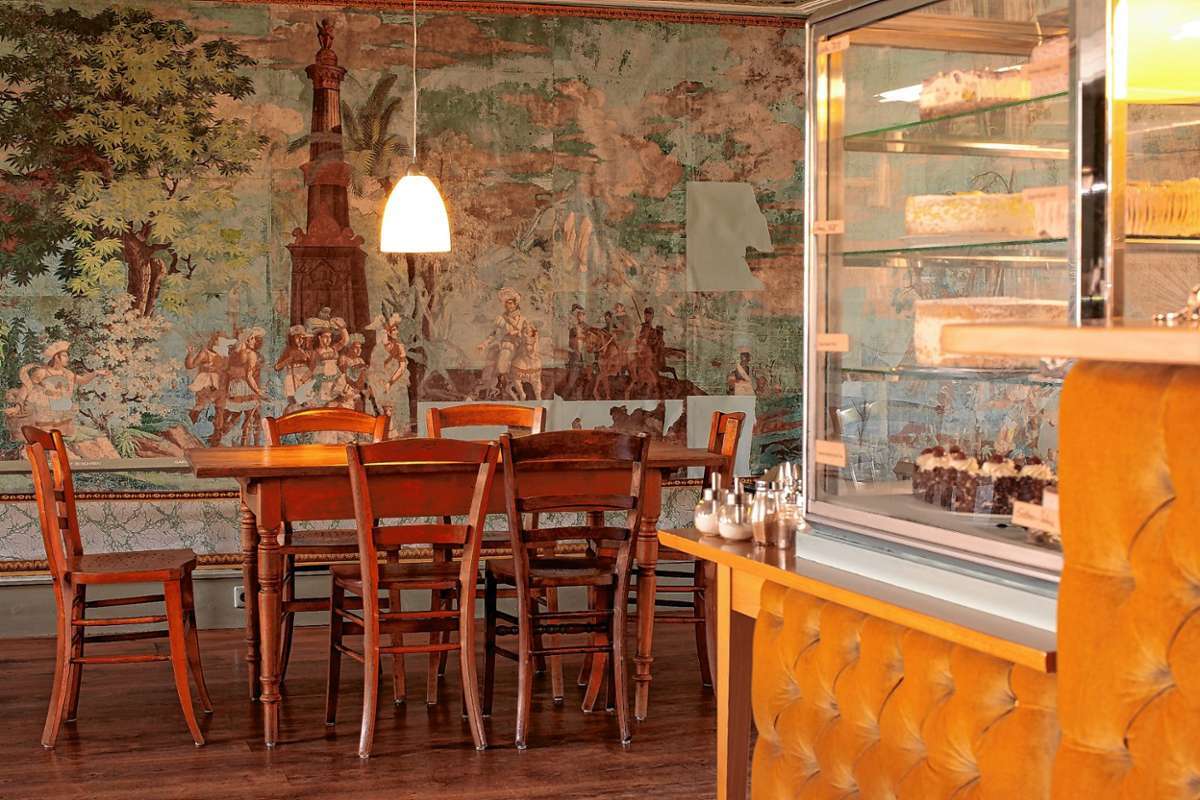 Das Café Inka, das wegen seiner berühmten, 1819 in Paris hergestellten Tapete bekannt ist, hat neue Pächter (Archivfoto).